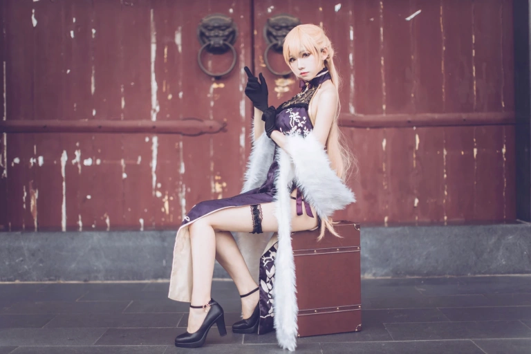 coser衣衣《少女前线 紫雨心》主题写真：14张全套美图