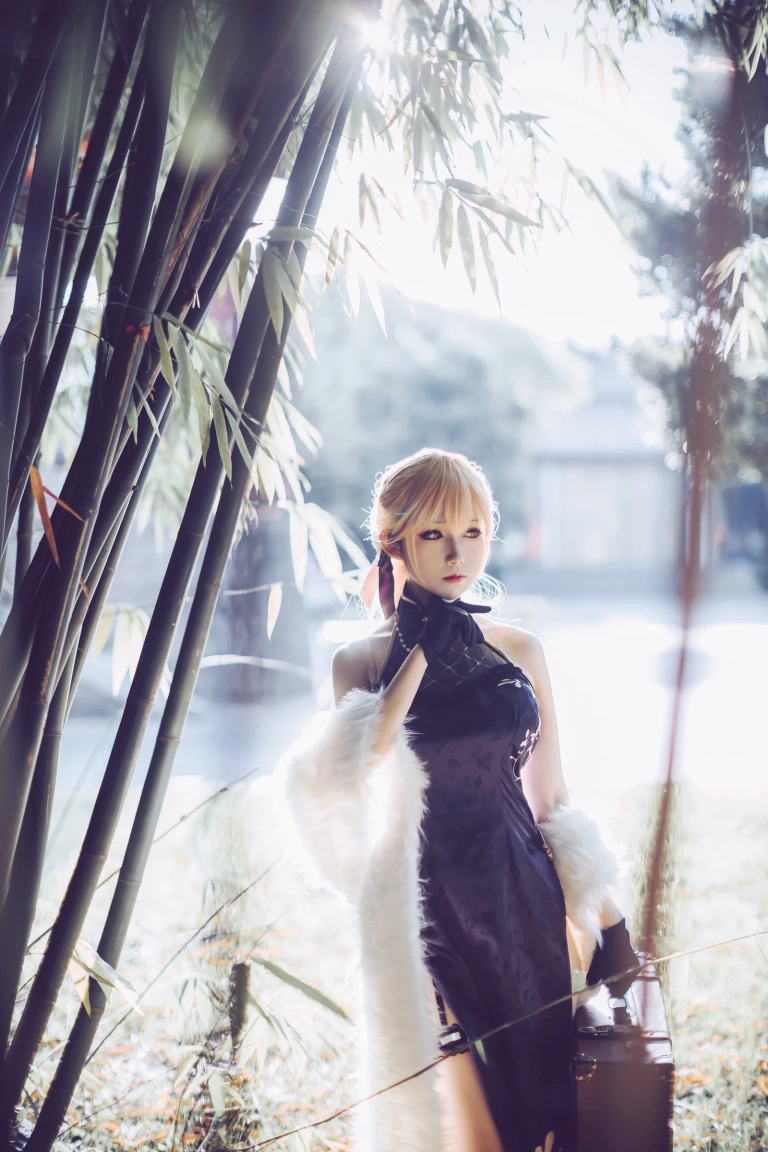 coser衣衣《少女前线 紫雨心》主题写真：14张全套美图