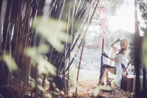 coser衣衣《少女前线 紫雨心》主题写真：14张全套美图