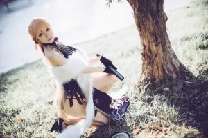 coser衣衣《少女前线 紫雨心》主题写真：14张全套美图