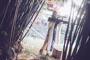 coser衣衣《少女前线 紫雨心》主题写真：14张全套美图