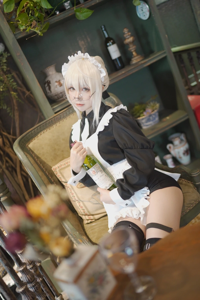 coser衣衣《X·Alter》主题写真：50张全套美图