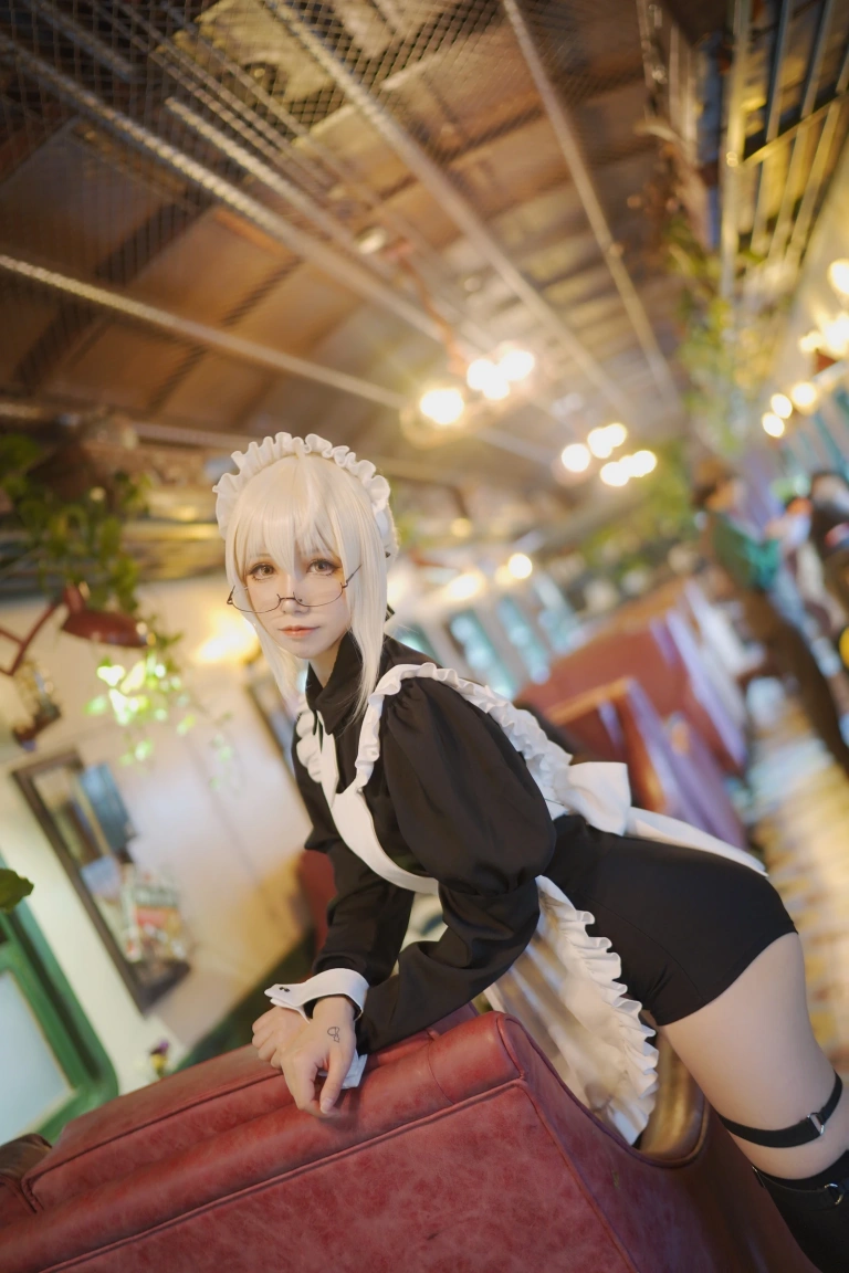 coser衣衣《X·Alter》主题写真：50张全套美图