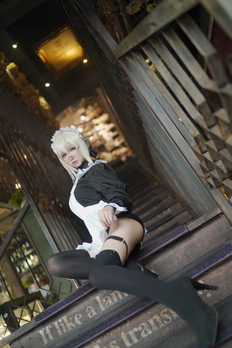 coser衣衣《X·Alter》主题写真：50张全套美图