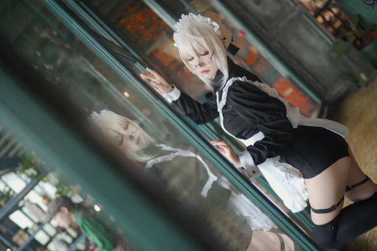 coser衣衣《X·Alter》主题写真：50张全套美图