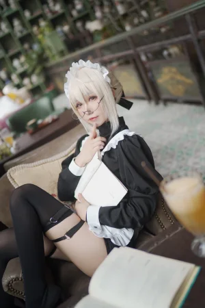 coser衣衣《X·Alter》主题写真：50张全套美图