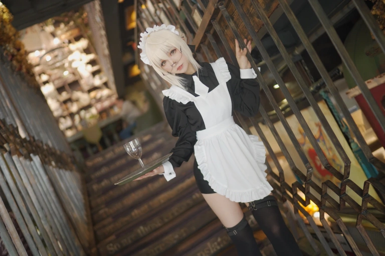 coser衣衣《X·Alter》主题写真：50张全套美图