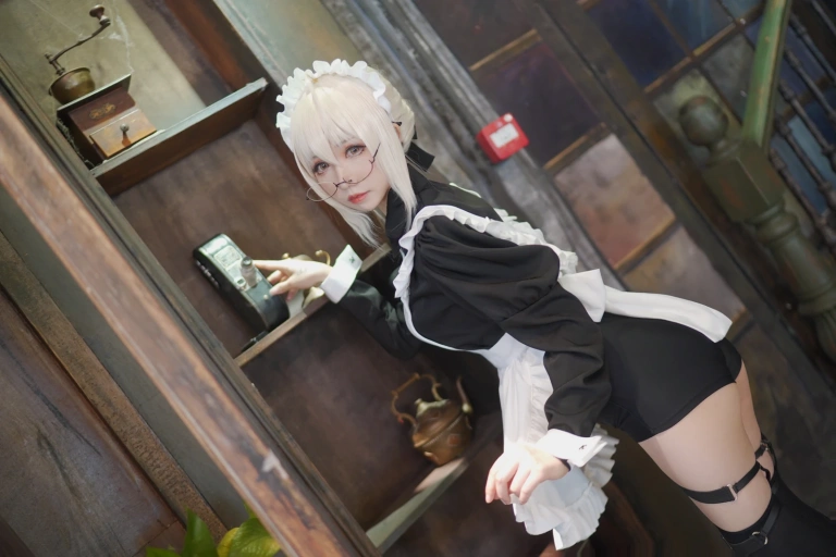 coser衣衣《X·Alter》主题写真：50张全套美图