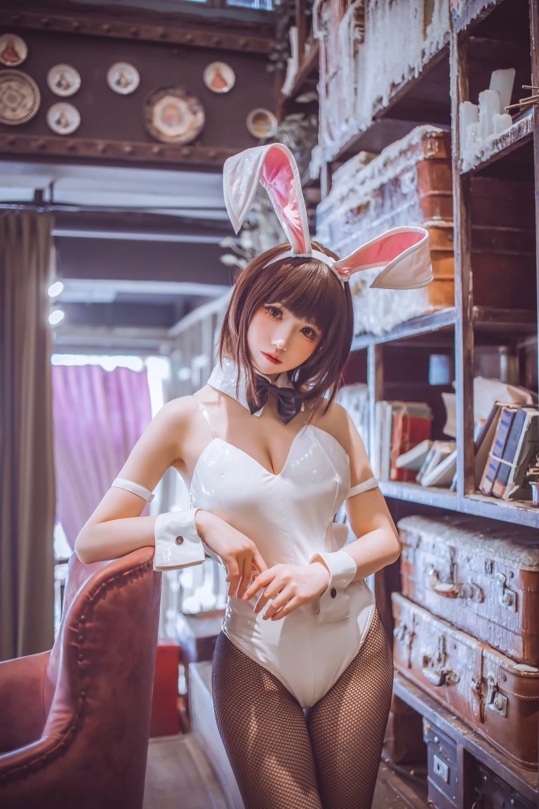 coser衣衣《加藤惠兔女郎》主题写真：52张全套美图