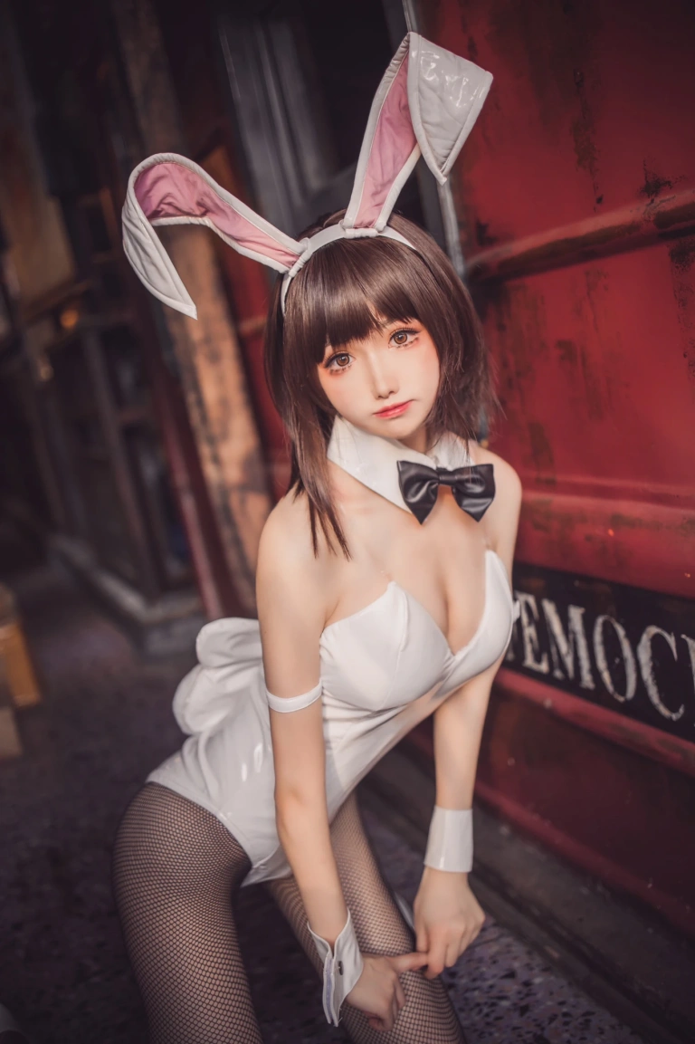 coser衣衣《加藤惠兔女郎》主题写真：52张全套美图