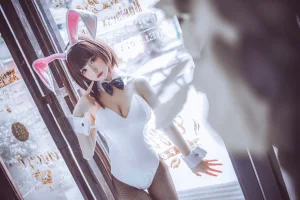 coser衣衣《加藤惠兔女郎》主题写真：52张全套美图