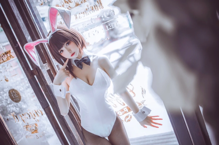 coser衣衣《加藤惠兔女郎》主题写真：52张全套美图
