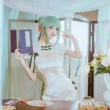 coser衣衣《初音韶华》主题写真：36张全套美图