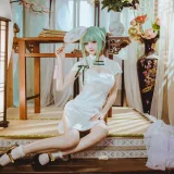 coser衣衣《初音韶华》主题写真：36张全套美图