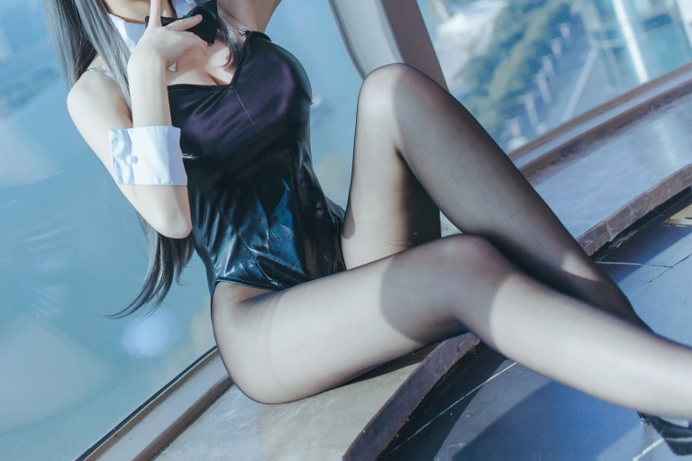 coser衣衣《麻衣兔女郎》主题写真：42张全套美图