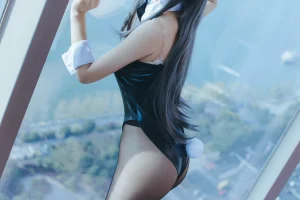 coser衣衣《麻衣兔女郎》主题写真：42张全套美图