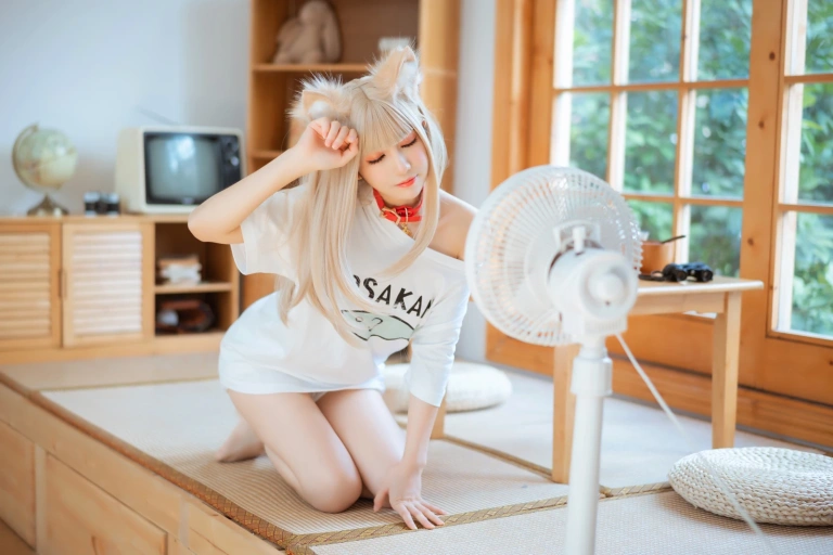 coser衣衣《猫娘 黄豆粉》主题写真：21张全套美图