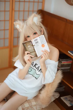 coser衣衣《猫娘 黄豆粉》主题写真：21张全套美图