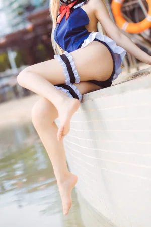 coser衣衣《玛丽萝丝泳装》主题写真：29张全套美图