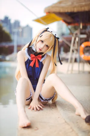 coser衣衣《玛丽萝丝泳装》主题写真：29张全套美图