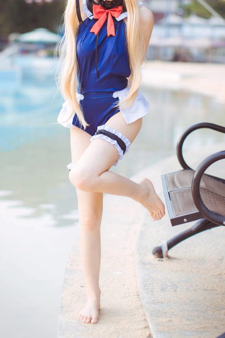 coser衣衣《玛丽萝丝泳装》主题写真：29张全套美图