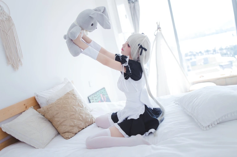 coser衣衣《穹妹女仆》主题写真：28张全套美图