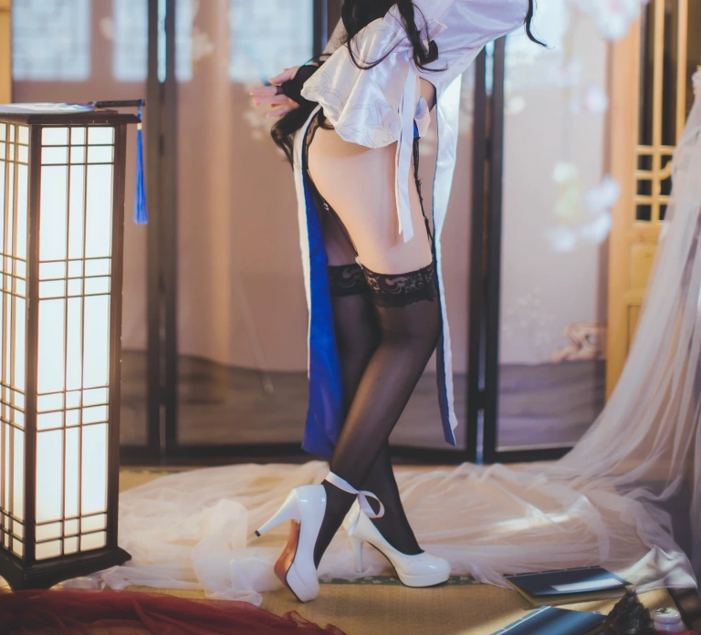 coser衣衣《95式玉玲珑》主题写真：50张全套美图