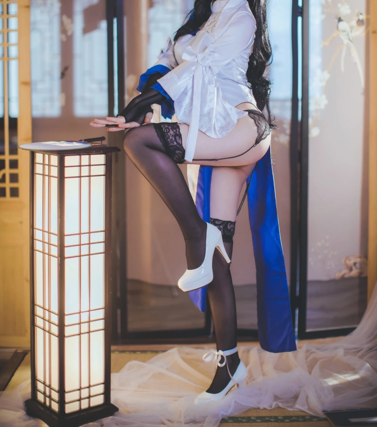 coser衣衣《95式玉玲珑》主题写真：50张全套美图