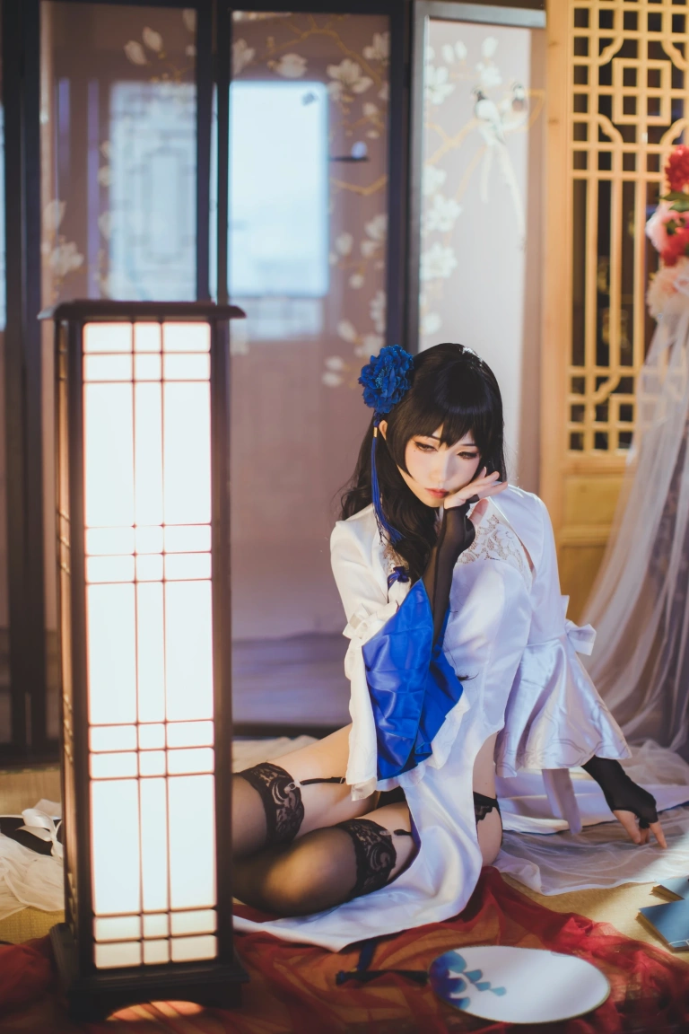 coser衣衣《95式玉玲珑》主题写真：50张全套美图