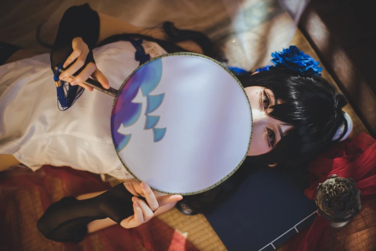 coser衣衣《95式玉玲珑》主题写真：50张全套美图
