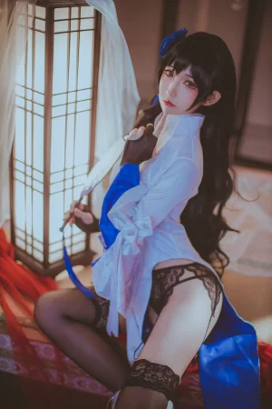 coser衣衣《95式玉玲珑》主题写真：50张全套美图