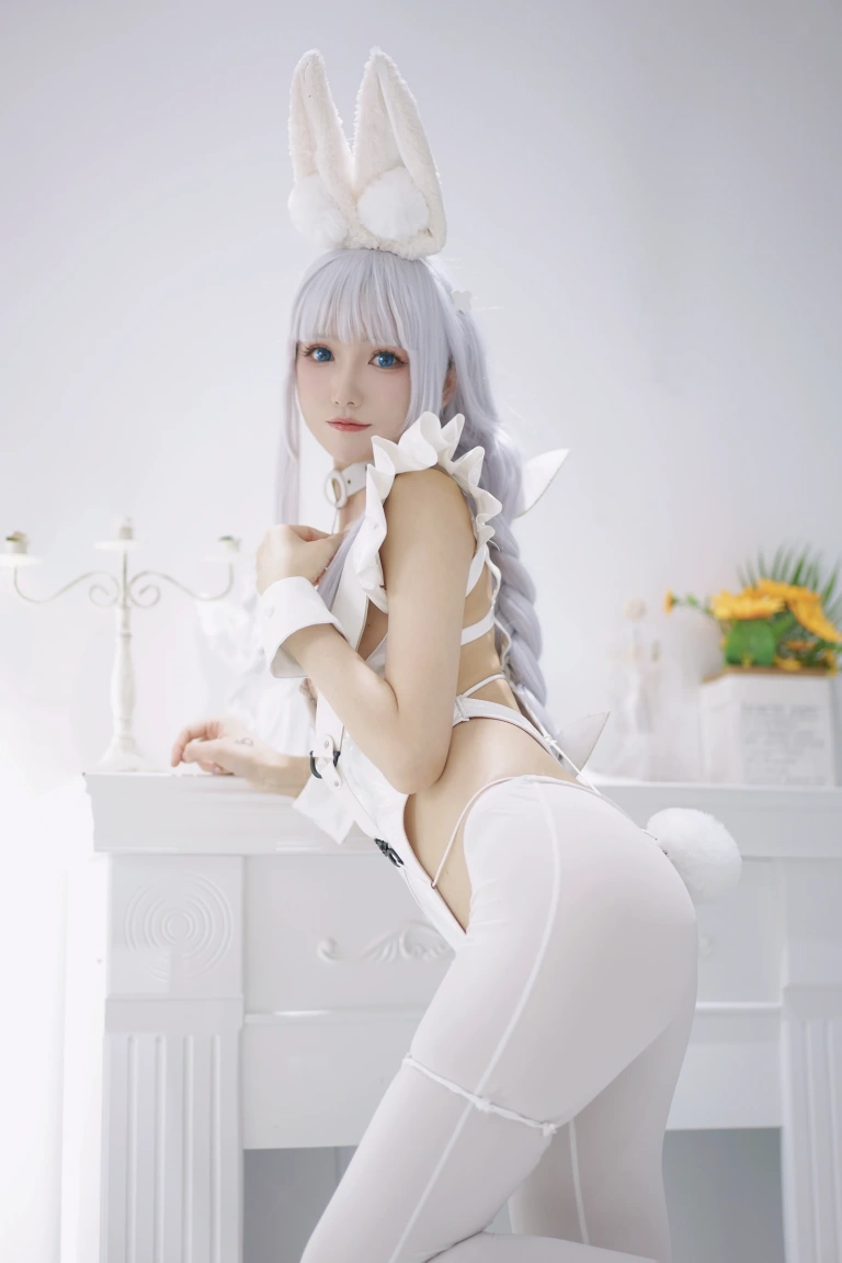 coser衣衣《恶毒兔女郎》主题写真：39张全套美图，含4个视频