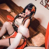 coser衣衣《碧蓝航线 大凤旗袍》主题写真：35张全套美图