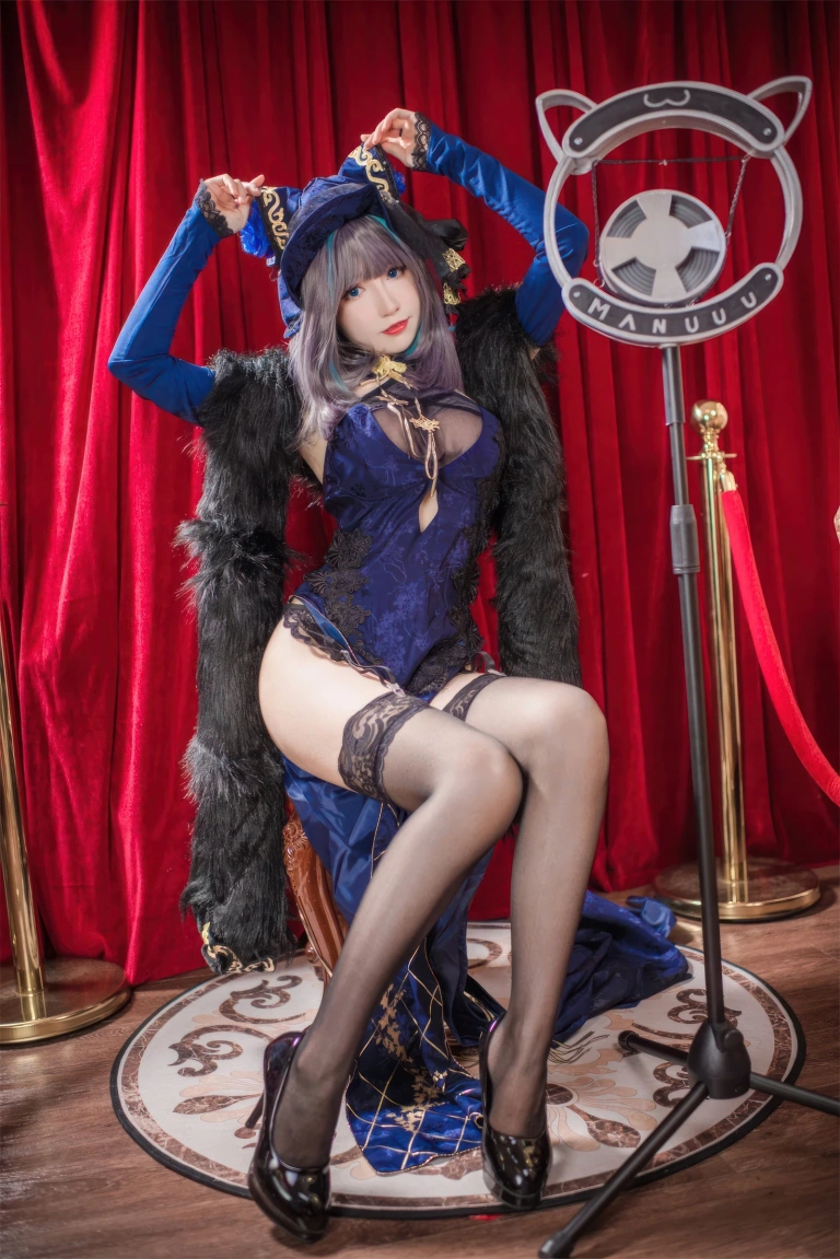 coser衣衣《碧蓝航线 柴郡旗袍》主题写真：57张全套美图