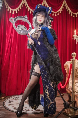 coser衣衣《碧蓝航线 柴郡旗袍》主题写真：57张全套美图