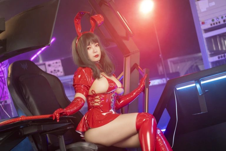 珟_珏Dita《暗黑兔女郎》主题写真：40张全套美图
