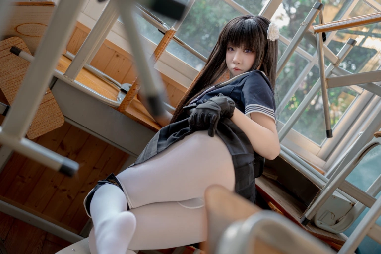 纸悦Etsu_ko《Mizuno lili水野莉莉》主题写真：52张全套美图