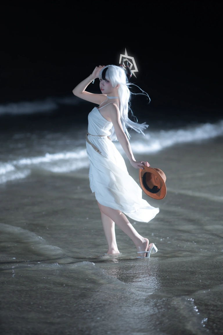 纸悦Etsu_ko《加代子白裙》主题写真：20张全套美图