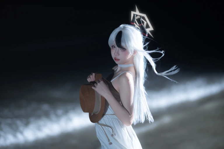 纸悦Etsu_ko《加代子白裙》主题写真：20张全套美图