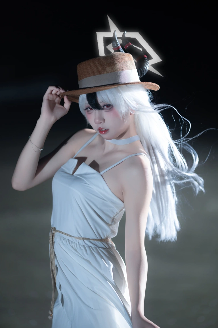 纸悦Etsu_ko《加代子白裙》主题写真：20张全套美图