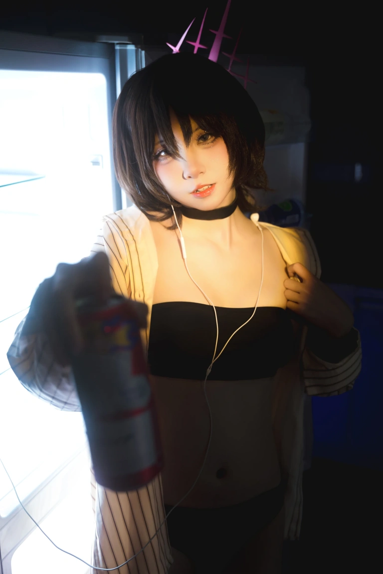 纸悦Etsu_ko《美咲泳装》主题写真：28张全套美图