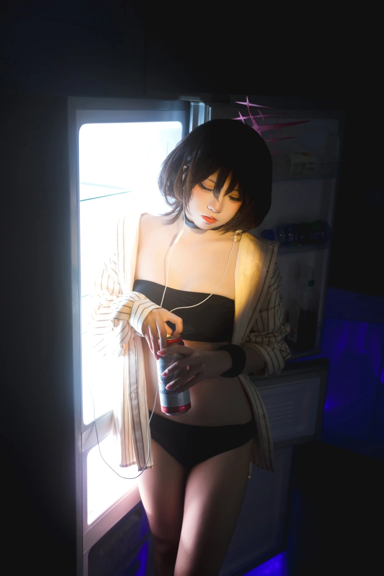 纸悦Etsu_ko《美咲泳装》主题写真：28张全套美图