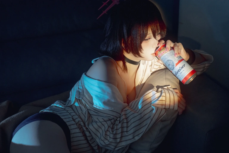 纸悦Etsu_ko《美咲泳装》主题写真：28张全套美图