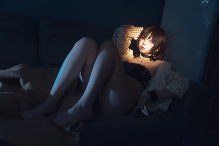 纸悦Etsu_ko《美咲泳装》主题写真：28张全套美图