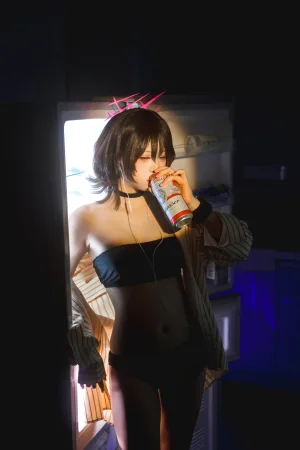 纸悦Etsu_ko《美咲泳装》主题写真：28张全套美图