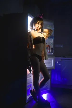 纸悦Etsu_ko《美咲泳装》主题写真：28张全套美图
