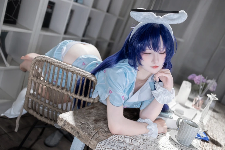 纸悦Etsu_ko《优香睡衣》主题写真：35张全套美图