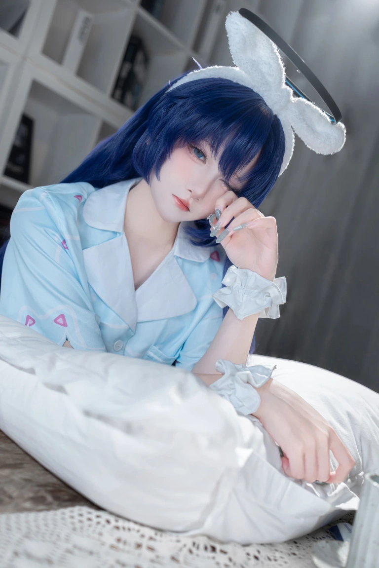 纸悦Etsu_ko《优香睡衣》主题写真：35张全套美图