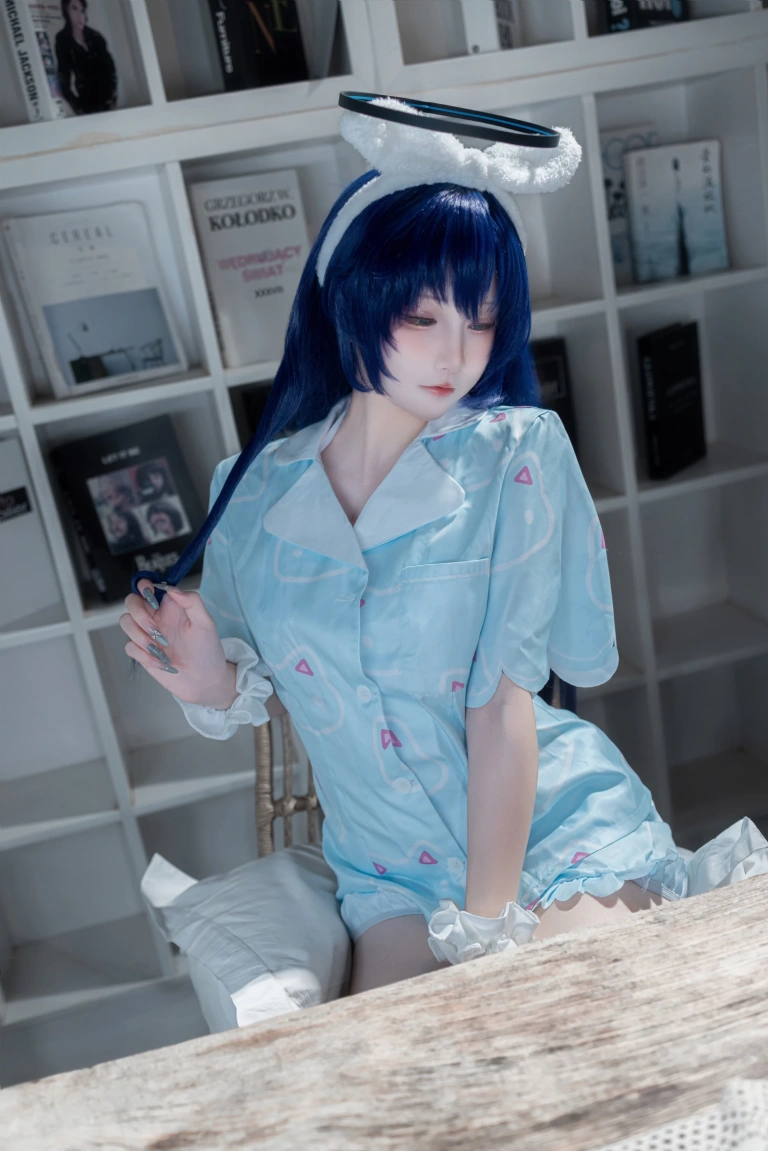 纸悦Etsu_ko《优香睡衣》主题写真：35张全套美图