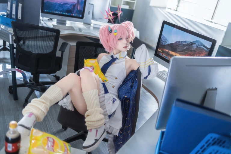 纸悦Etsu_ko《桃香》主题写真：54张全套美图